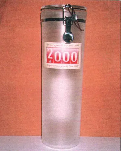2000 NE PAS OUVRIR AVANT L'AN 2000 DO NOT OPEN BEFORE YEAR 2000