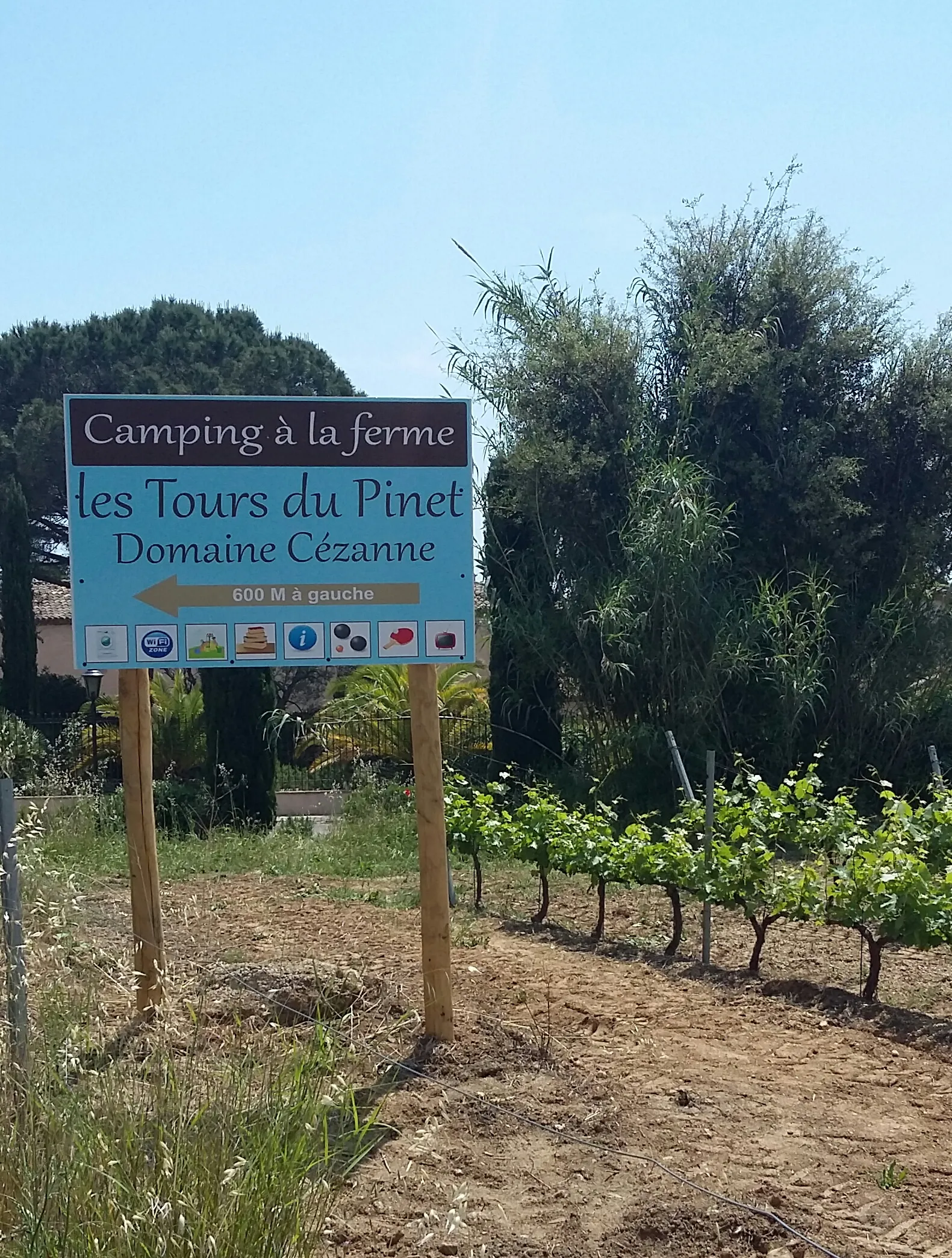 SCEA LES TOURS DU PINET