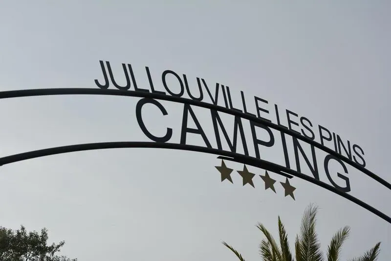 CAMPING JULLOUVILLE LES PINS