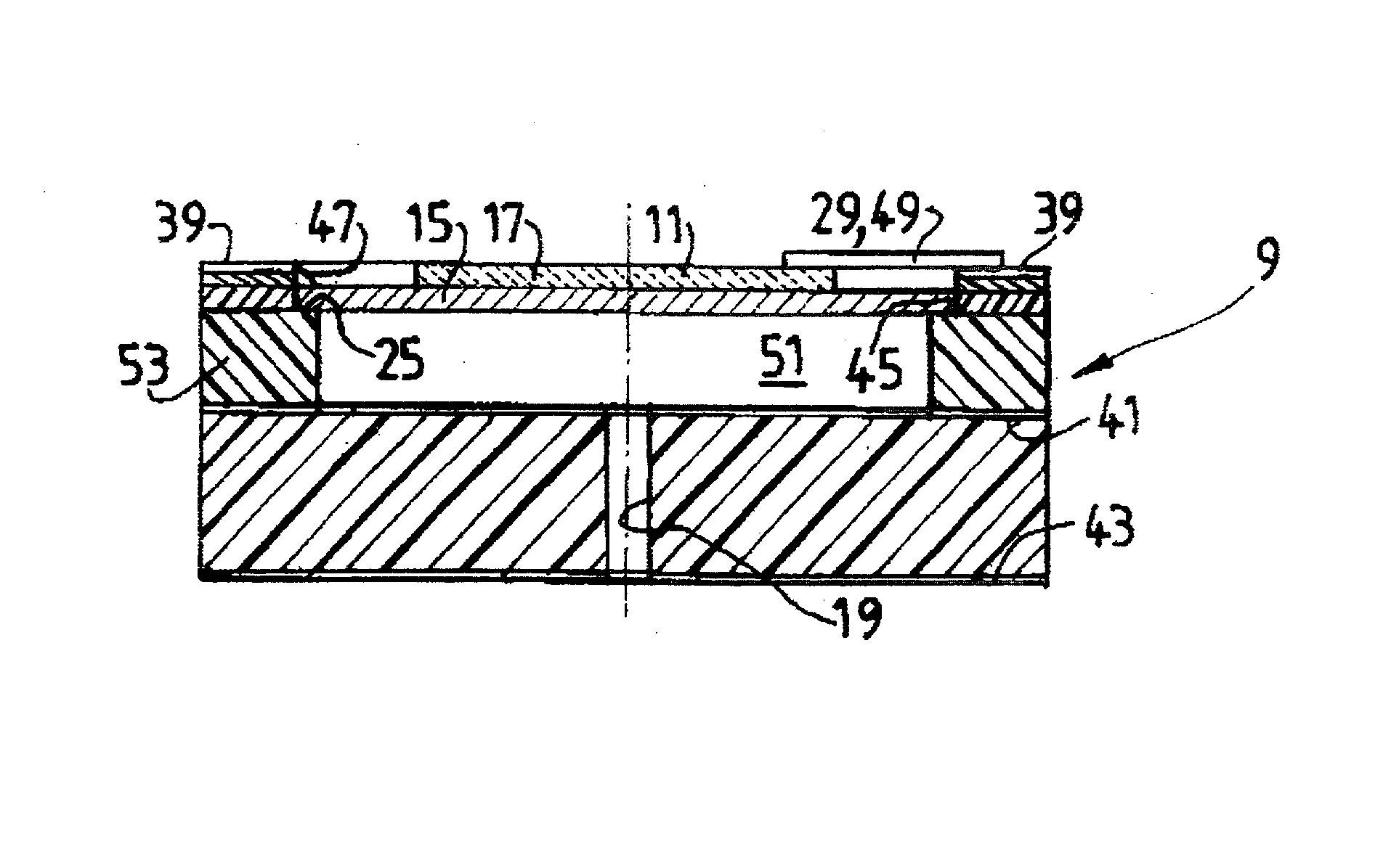 Ensemble a transducteur piezo-electrique a connexions electriques perfectionnees, emetteur ou recepteur sonore et dispositif capteur de detection de choc ou pincement d'un obstacle ainsi equipes.