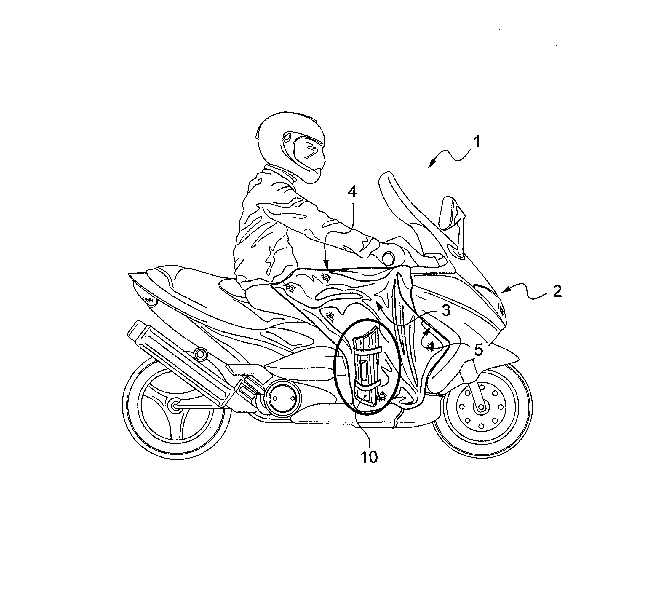 Tablier de protection pour vehicule a deux roues avec systeme de rigidification des flancs.