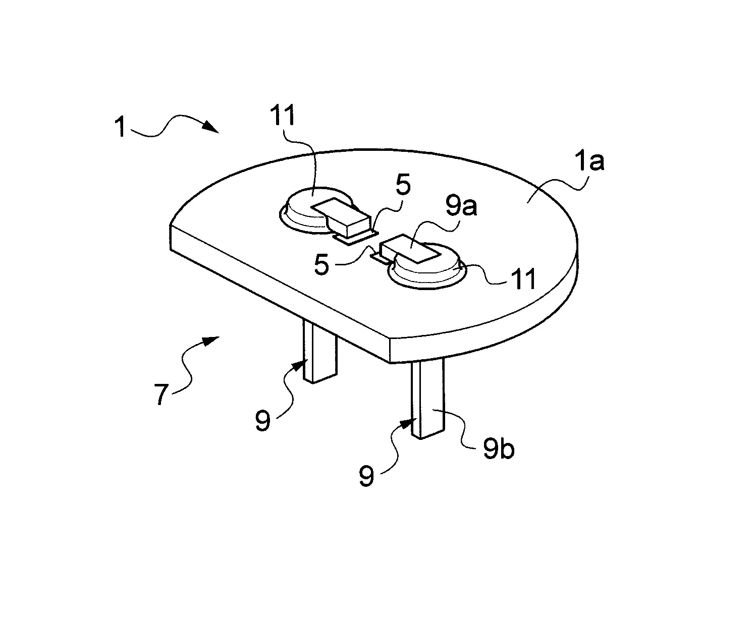 Connecteur traversant pour support metallique, piece isolante et support metallique associes