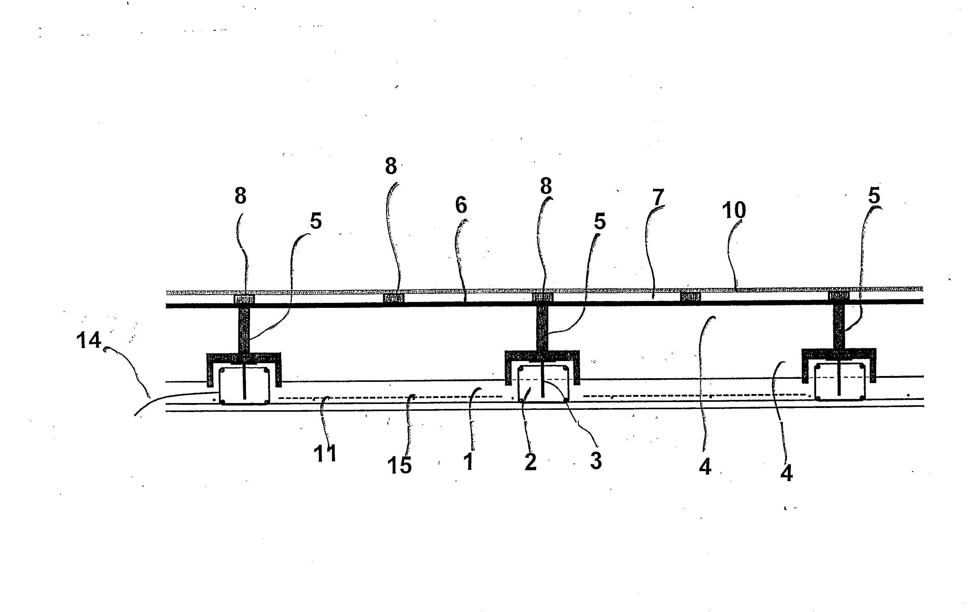 Procede de realisation de panneaux de construction prefabriques a collaboration bois-beton et panneaux obtenus par ce procede