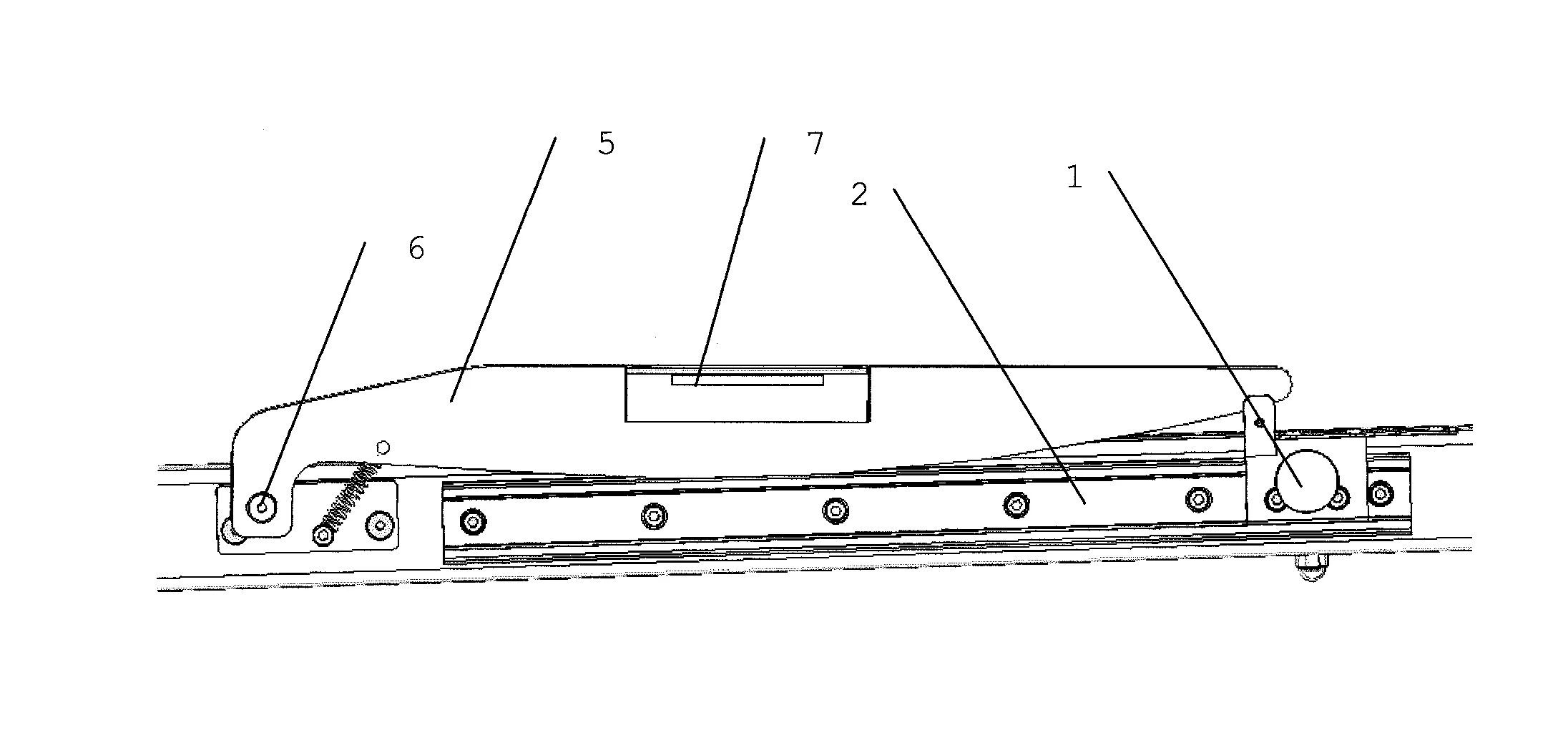 Dispositif pour mesurer ponctuellement et precisement la difference d'altitude de deux profiles paralleles, typiquement le devers d'une voie ferree