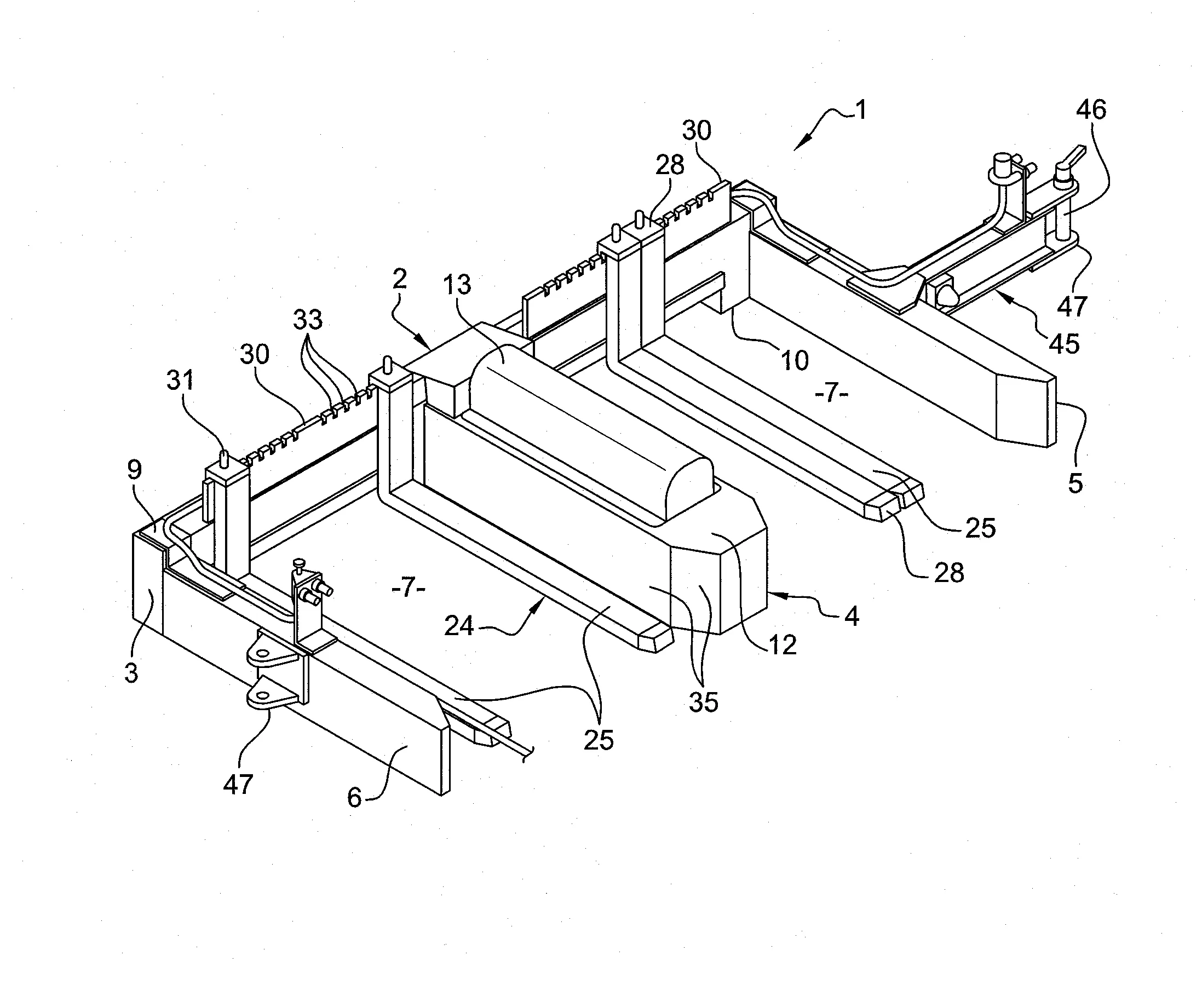 Remorque destinee au transport d’une pluralite de chariots equipes de roulettes, et dispositif de transport comprenant cette remorque