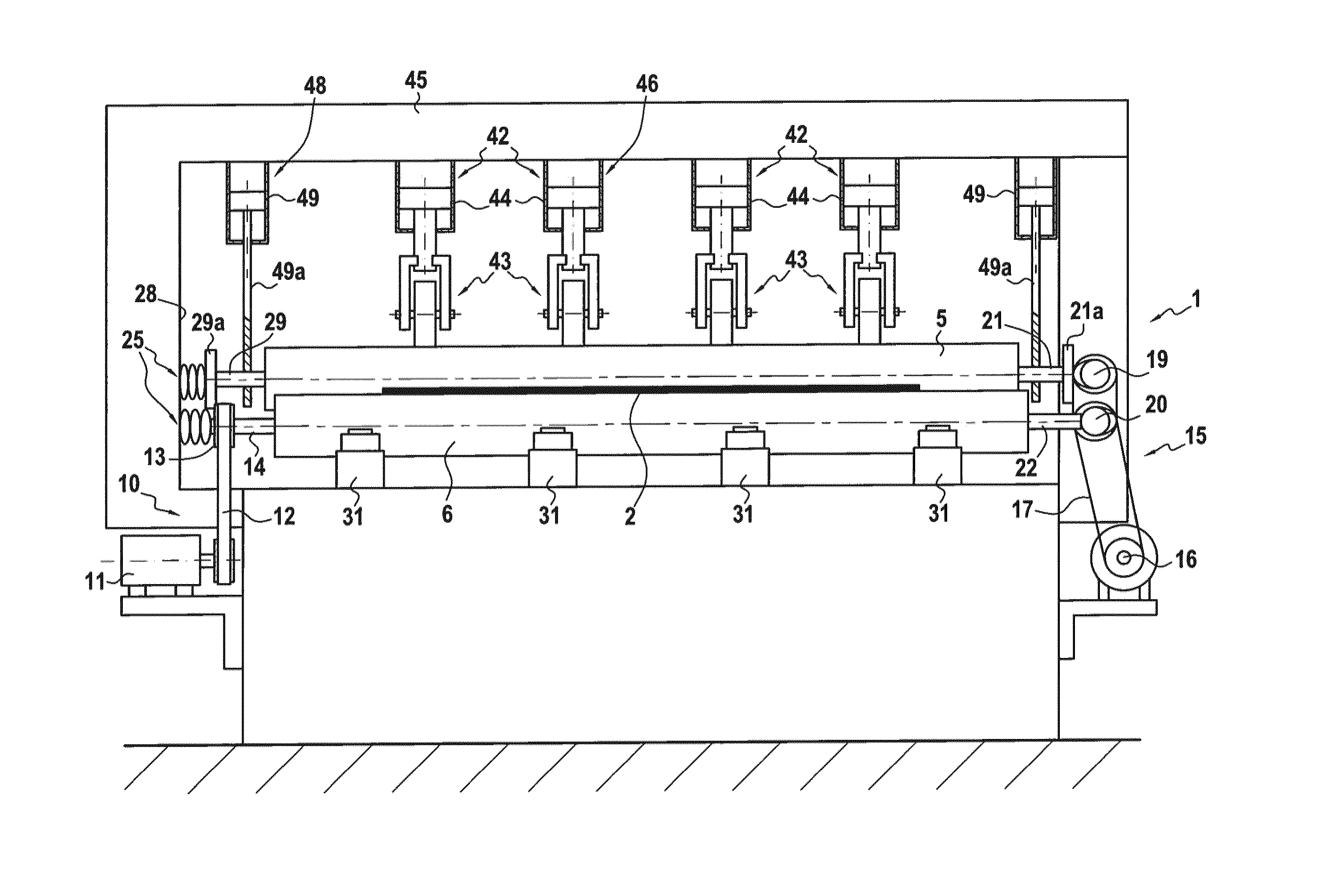 Procede et machine d'etalement d'une nappe textile de type tissu et tissus obtenus