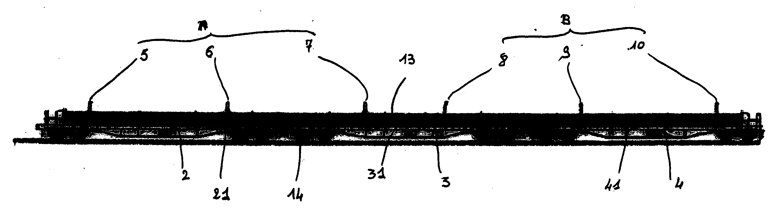 Element ferroviaire pour le chargement et le dechargement de barres metalliques telles que des rails