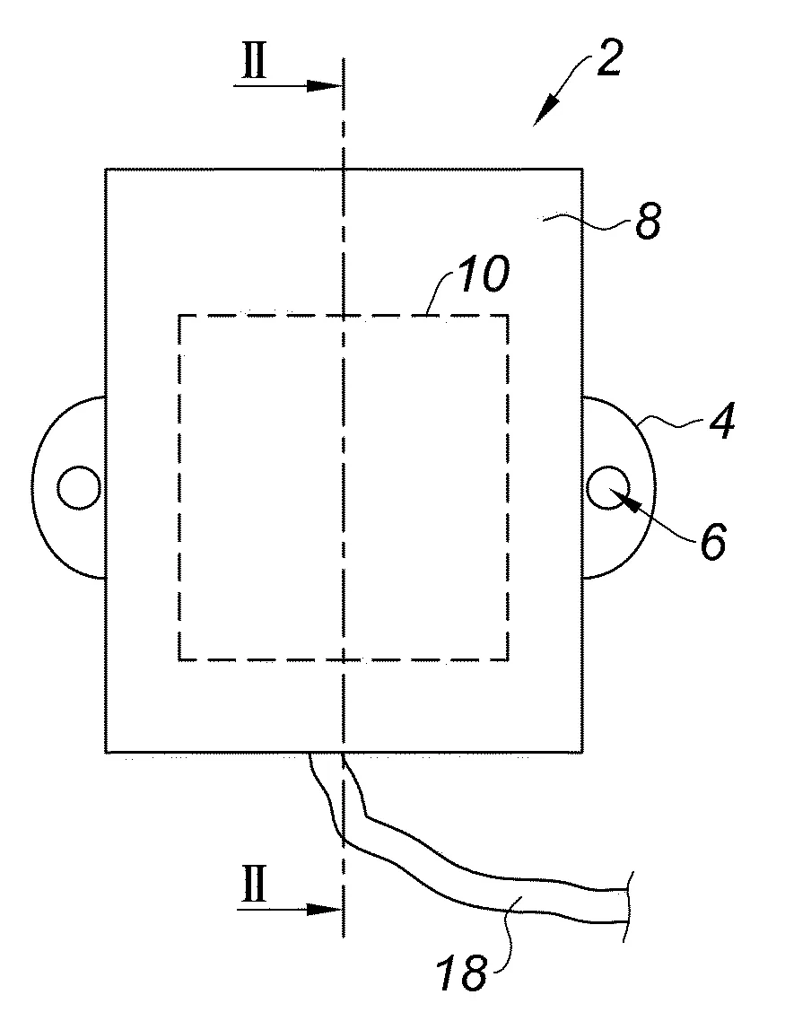 Procede de detection de fluides mesurant l’onde ultrasonore reflechie sur une surface externe du boitier