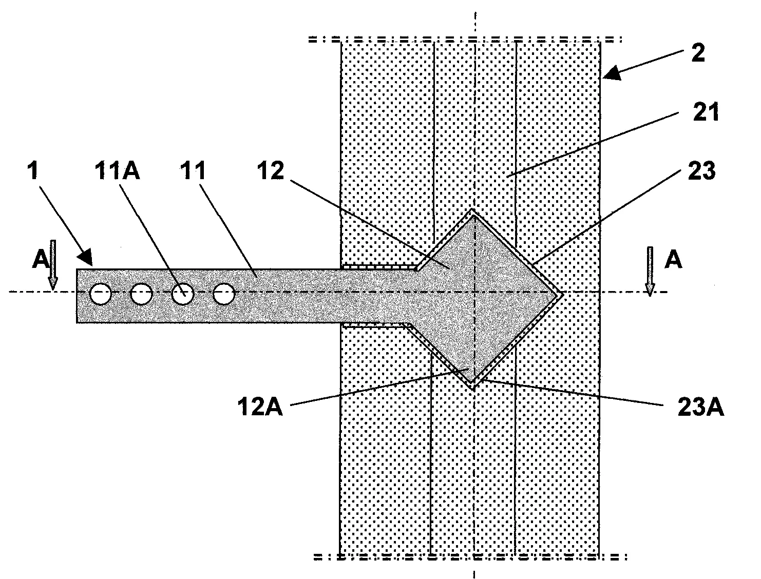 Dispositif d'accroche de plaques de beton pour realiser un bardage sur une construction