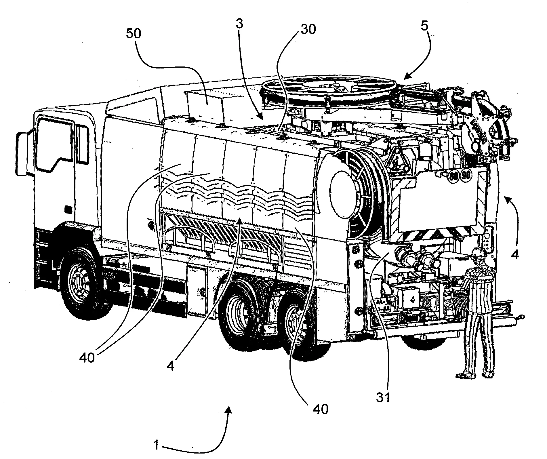 Vehicule hydrocureur comprenant des reservoirs d'eau en matiere plastique et une citerne de stockage montee basculante de facon dissociee des reservoirs