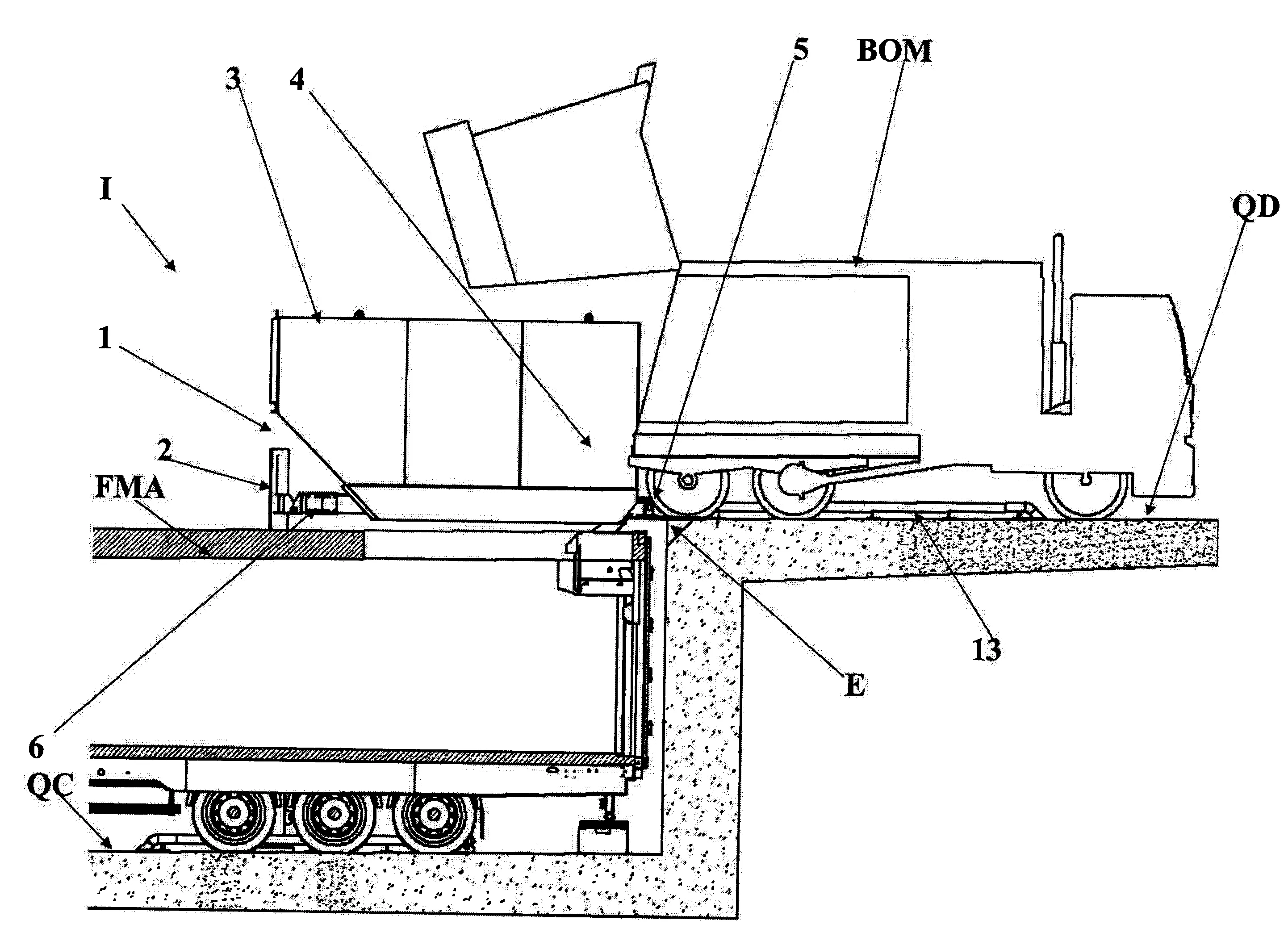 Dispositif de transport gravitaire et installation de transfert de dechets