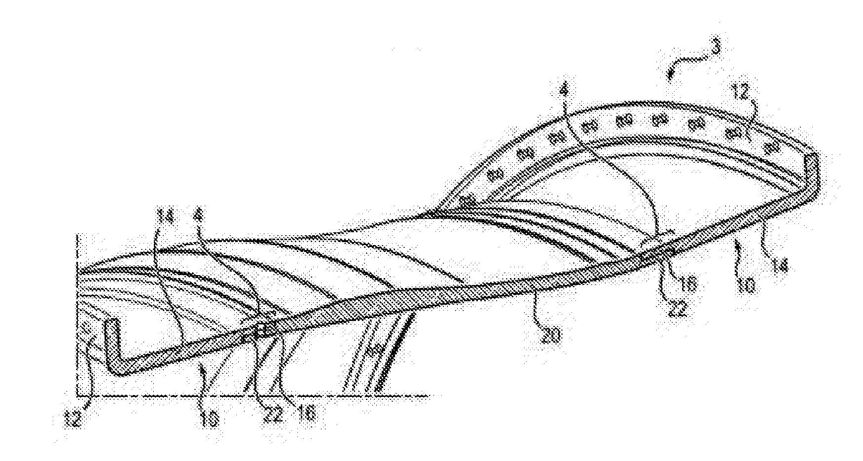 Carter de soufflante en materiau composite comprenant des brides metalliques
